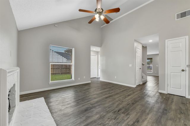 9908 Green Meadow Drive, La Porte, TX 77571