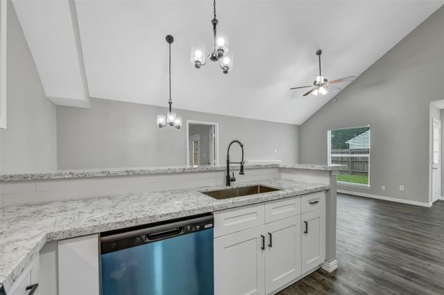 9908 Green Meadow Drive, La Porte, TX 77571