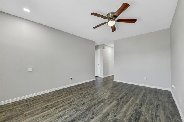 9908 Green Meadow Drive, La Porte, TX 77571