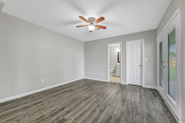 9908 Green Meadow Drive, La Porte, TX 77571