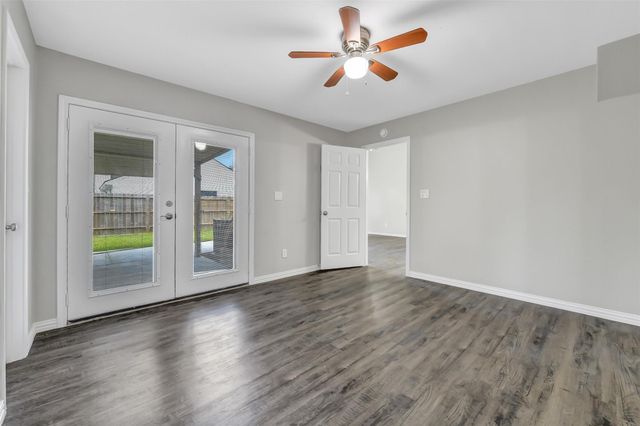 9908 Green Meadow Drive, La Porte, TX 77571