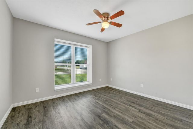 9908 Green Meadow Drive, La Porte, TX 77571