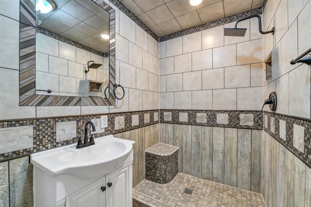 9908 Green Meadow Drive, La Porte, TX 77571