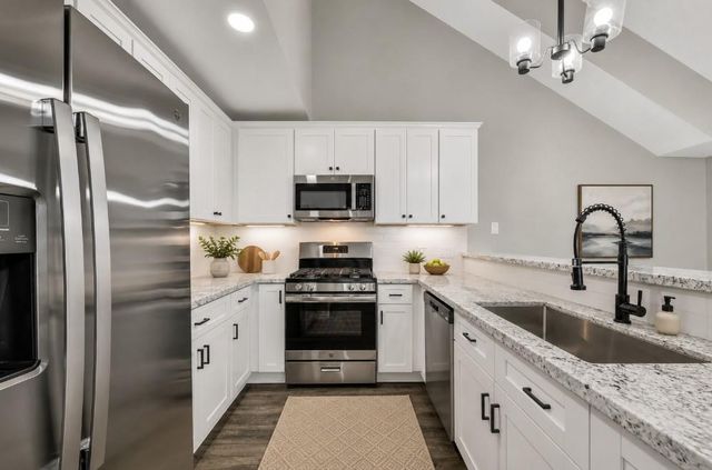 9908 Green Meadow Drive, La Porte, TX 77571
