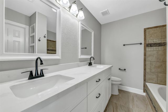 9908 Green Meadow Drive, La Porte, TX 77571