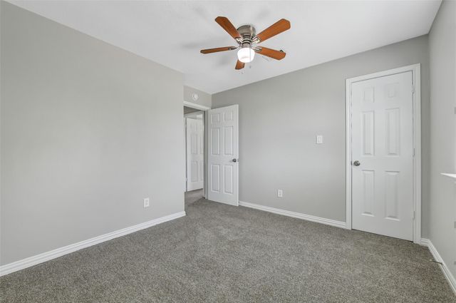 9908 Green Meadow Drive, La Porte, TX 77571