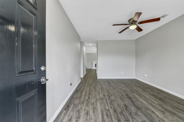 9908 Green Meadow Drive, La Porte, TX 77571