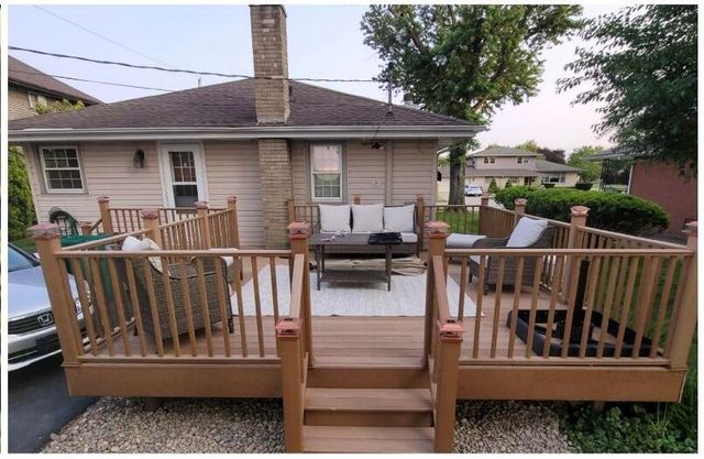 715 River Drive, Munster, IN 46321