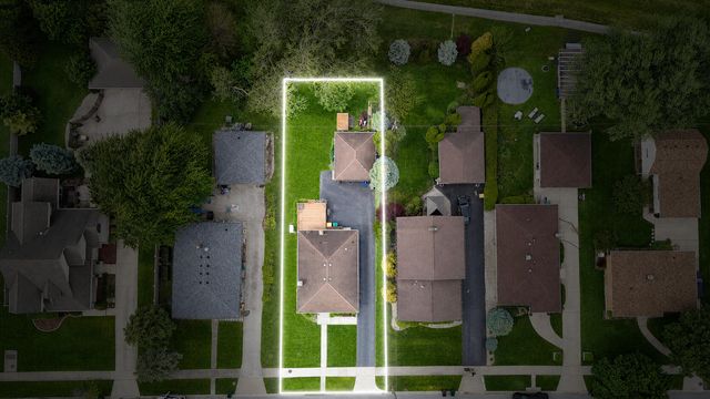 715 River Drive, Munster, IN 46321