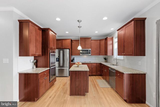 290 LOOKOUT MOUNTAIN CT, Harpers Ferry, WV 25425