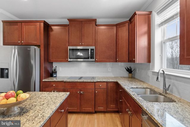 290 LOOKOUT MOUNTAIN CT, Harpers Ferry, WV 25425