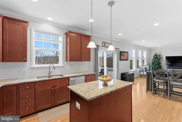 290 LOOKOUT MOUNTAIN CT, Harpers Ferry, WV 25425