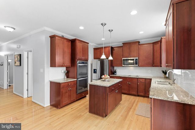 290 LOOKOUT MOUNTAIN CT, Harpers Ferry, WV 25425