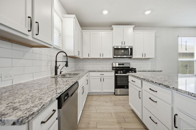 712 Rushing Banks, Cibolo, TX 78108