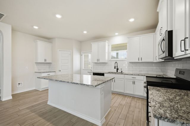 712 Rushing Banks, Cibolo, TX 78108