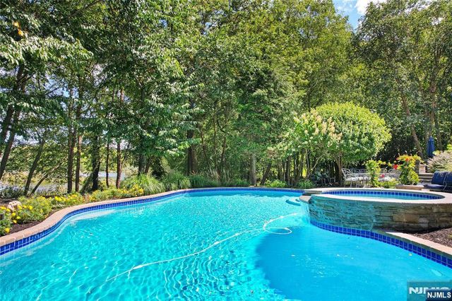 309 Waterview Drive, Franklin Lakes, NJ 07417