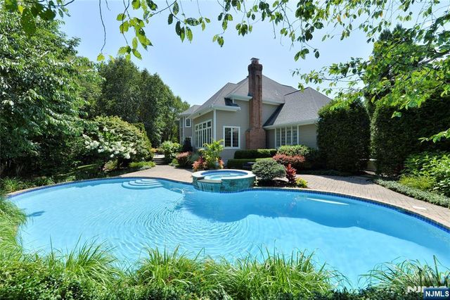 309 Waterview Drive, Franklin Lakes, NJ 07417