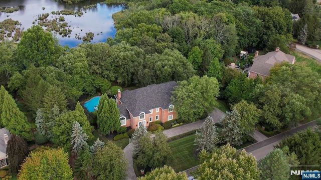 309 Waterview Drive, Franklin Lakes, NJ 07417