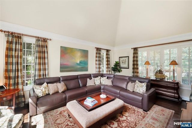 309 Waterview Drive, Franklin Lakes, NJ 07417