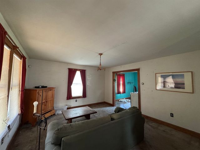 28 Ward Street, Burlington, VT 05401