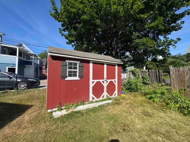 28 Ward Street, Burlington, VT 05401