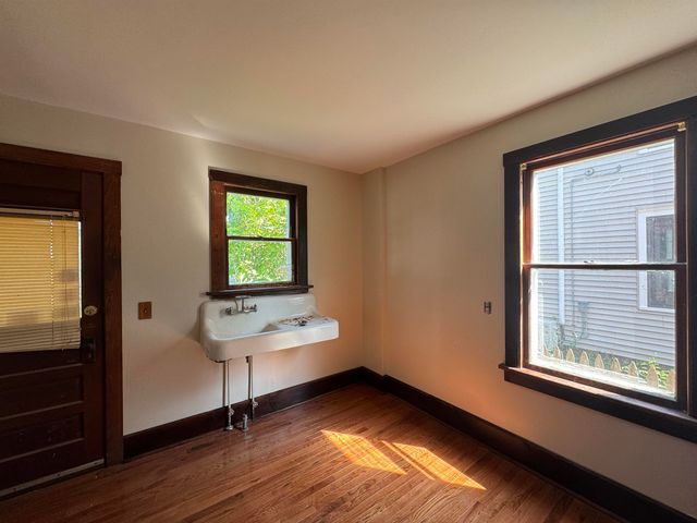 28 Ward Street, Burlington, VT 05401