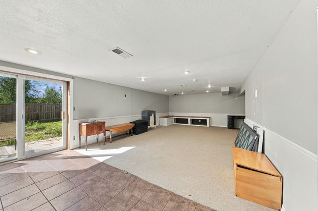 1101 Skylane Drive, Norwalk, IA 50211