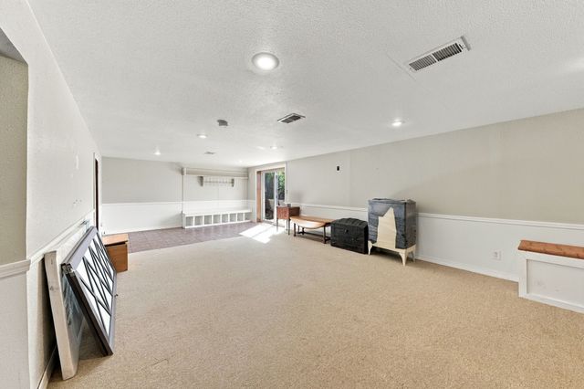 1101 Skylane Drive, Norwalk, IA 50211