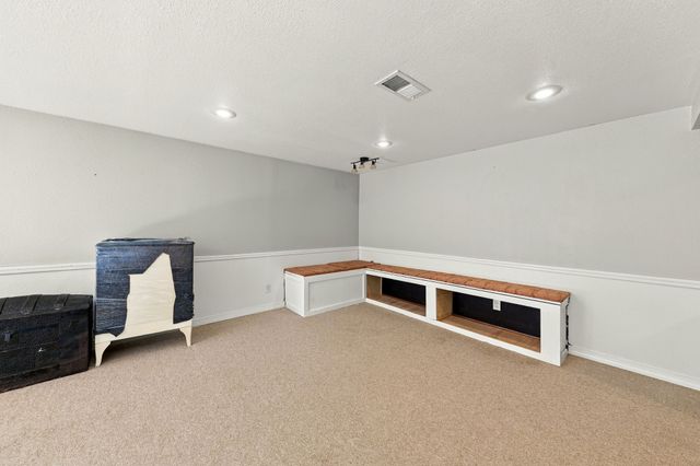 1101 Skylane Drive, Norwalk, IA 50211