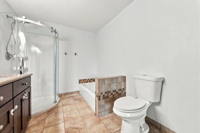 1101 Skylane Drive, Norwalk, IA 50211