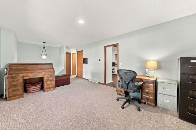1101 Skylane Drive, Norwalk, IA 50211