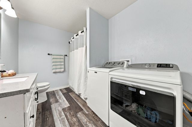 1101 Skylane Drive, Norwalk, IA 50211