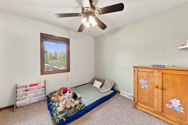 1101 Skylane Drive, Norwalk, IA 50211