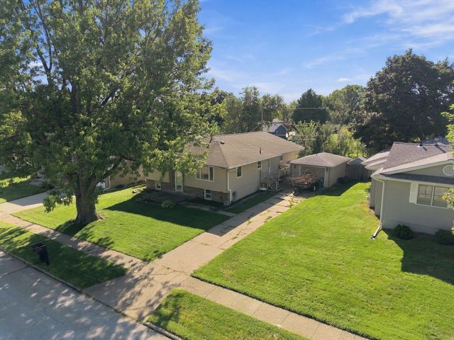 1101 Skylane Drive, Norwalk, IA 50211