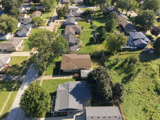 1101 Skylane Drive, Norwalk, IA 50211
