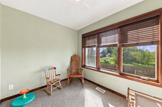 1101 Skylane Drive, Norwalk, IA 50211