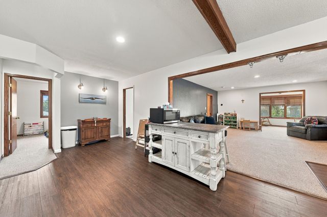 1101 Skylane Drive, Norwalk, IA 50211