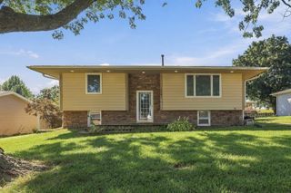 1101 Skylane Drive, Norwalk, IA 50211