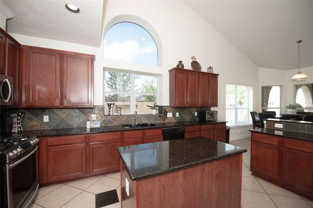 1914 Lakeside Crossing, Katy, TX 77494