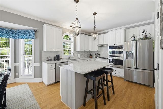 212 Oakmont Park Court, Kernersville, NC 27284