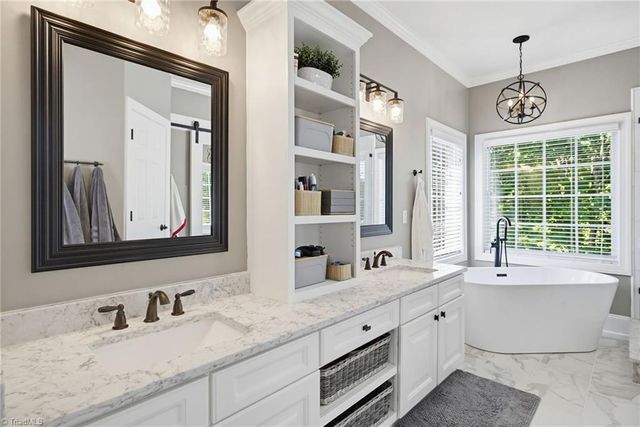 212 Oakmont Park Court, Kernersville, NC 27284