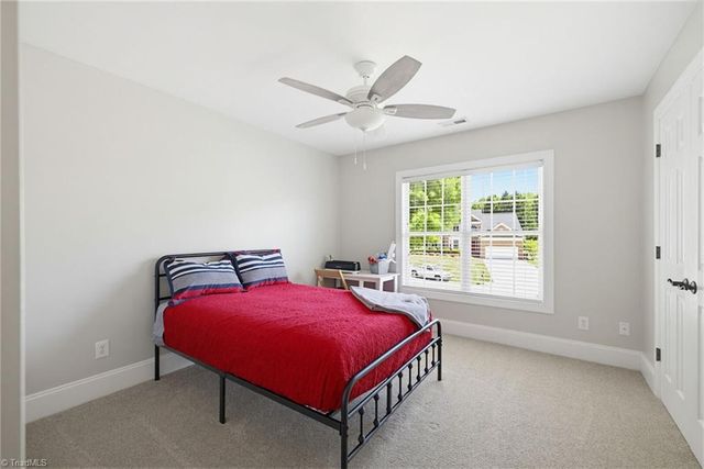 212 Oakmont Park Court, Kernersville, NC 27284