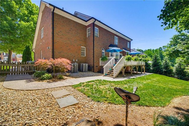 212 Oakmont Park Court, Kernersville, NC 27284