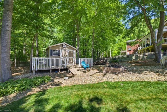212 Oakmont Park Court, Kernersville, NC 27284