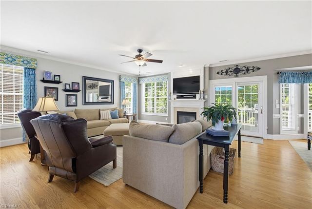 212 Oakmont Park Court, Kernersville, NC 27284