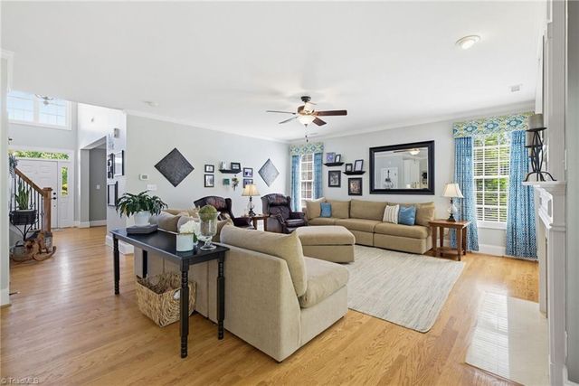 212 Oakmont Park Court, Kernersville, NC 27284