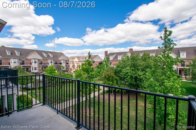 25564 Portico Lane 84, Novi, MI 48375