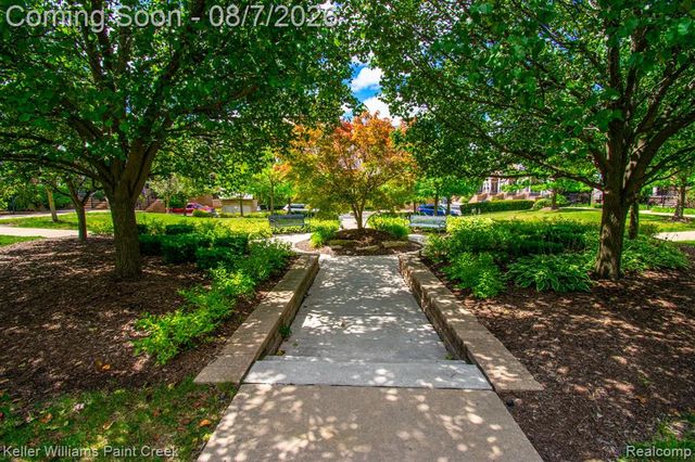 25564 Portico Lane 84, Novi, MI 48375