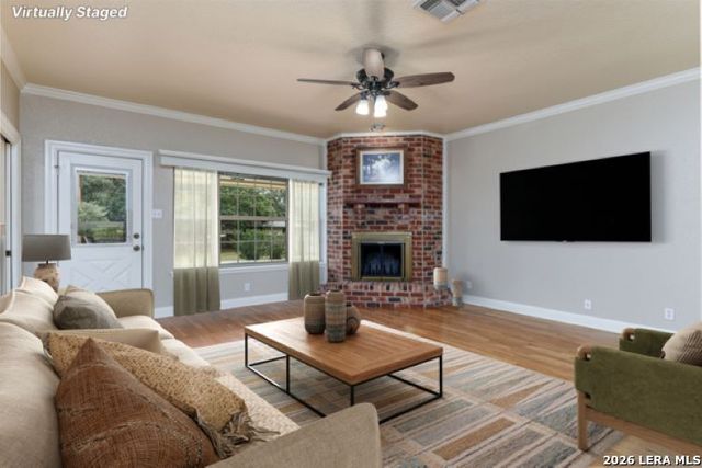 604 Elm Street, Floresville, TX 78114