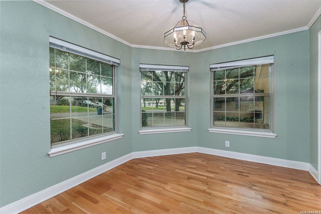 604 Elm Street, Floresville, TX 78114